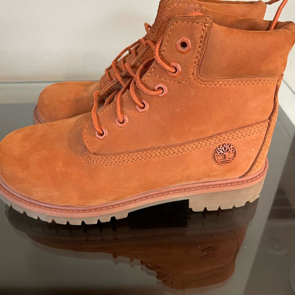 Boys shoes